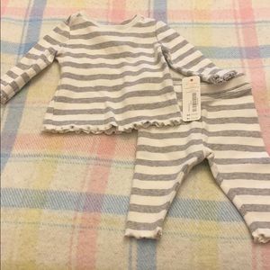 Gymboree 0-3 months shirt and pant set